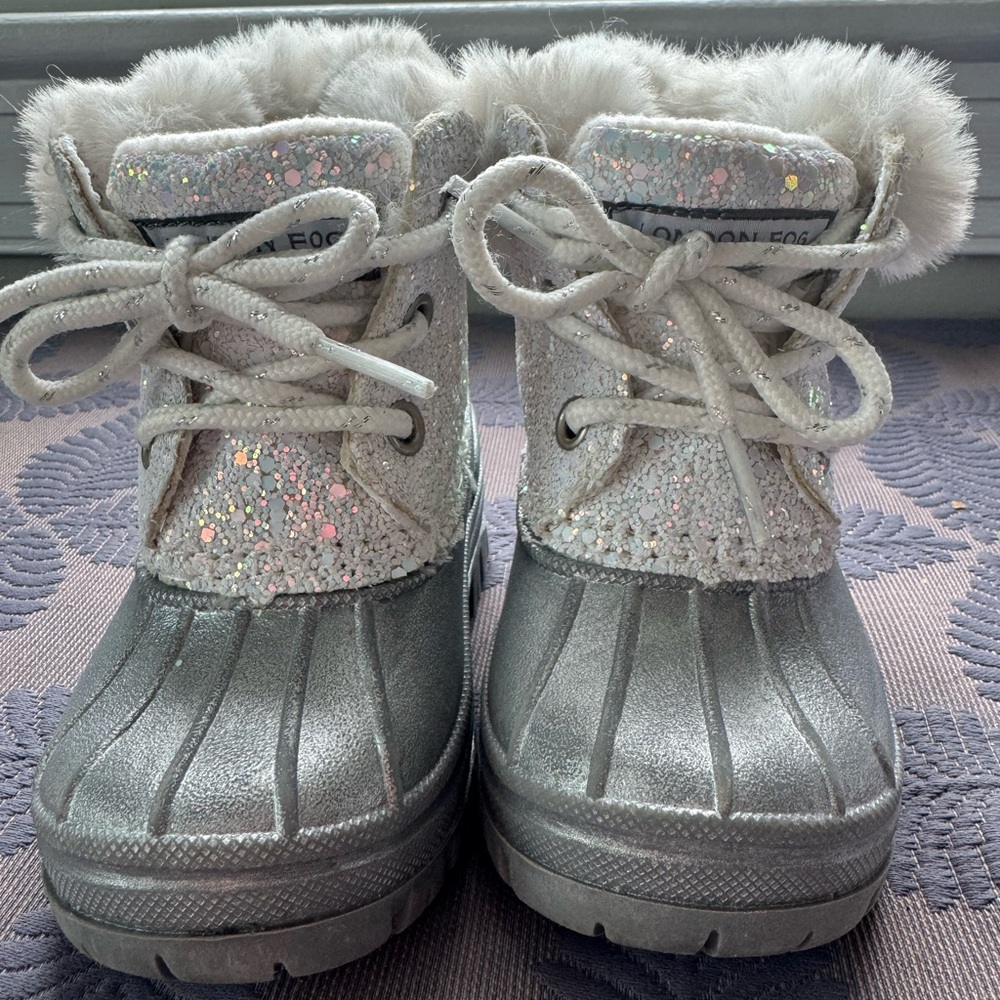 London Fog Baby Girl Snow Boots Size 5 Toddler Silver Glitter Waterproof